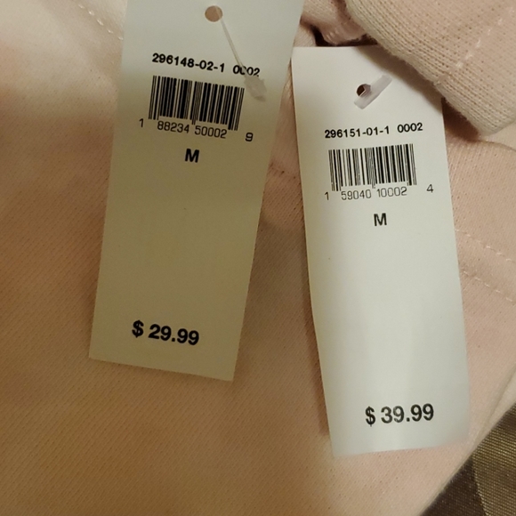 Short set - Picture 3 of 3